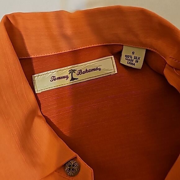 Tommy Bahama Mens 100 % Silk Button Down shirt small - Picture 7 of 10